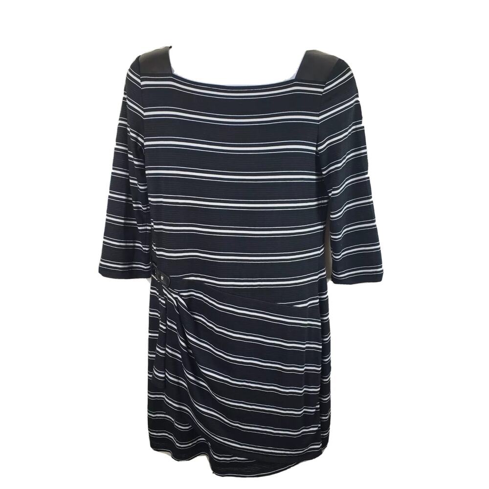 White House Black Market Women's dress Size 14 Side Clasp and built in slip
